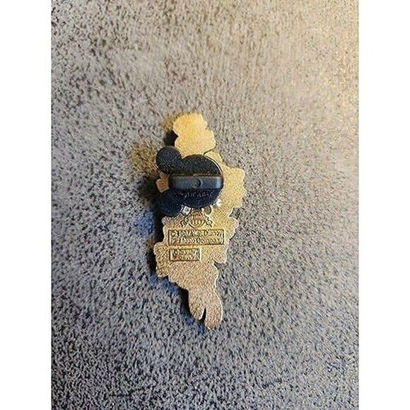 Disney Jeweled Pirates of the Caribbean Pins - Picture 4 of 7